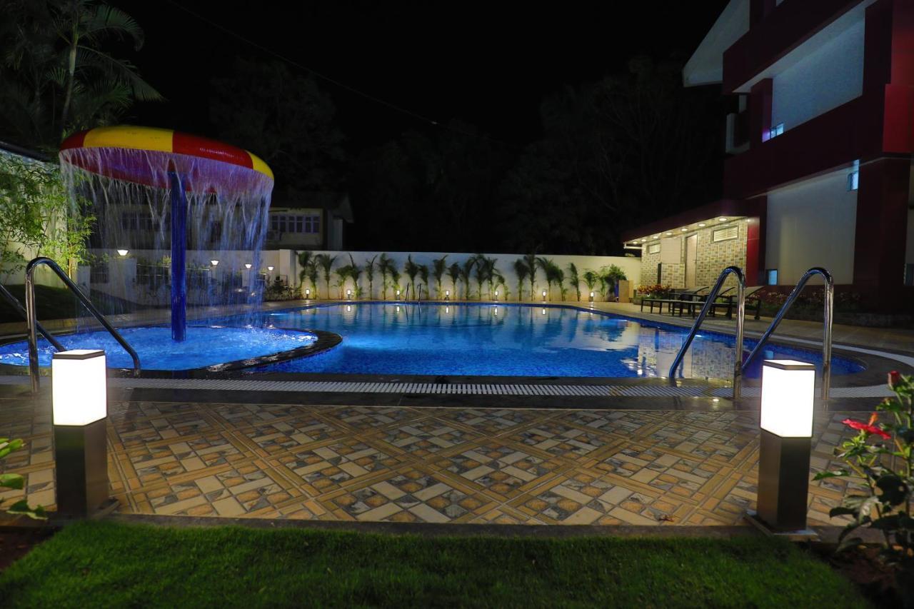 Imperial Grande Resort Lonavala Esterno foto