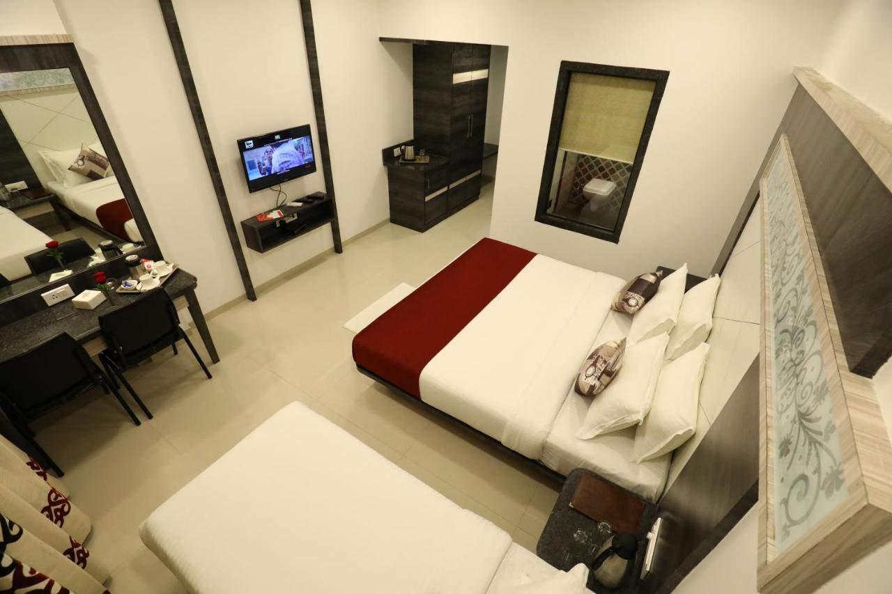 Imperial Grande Resort Lonavala Esterno foto