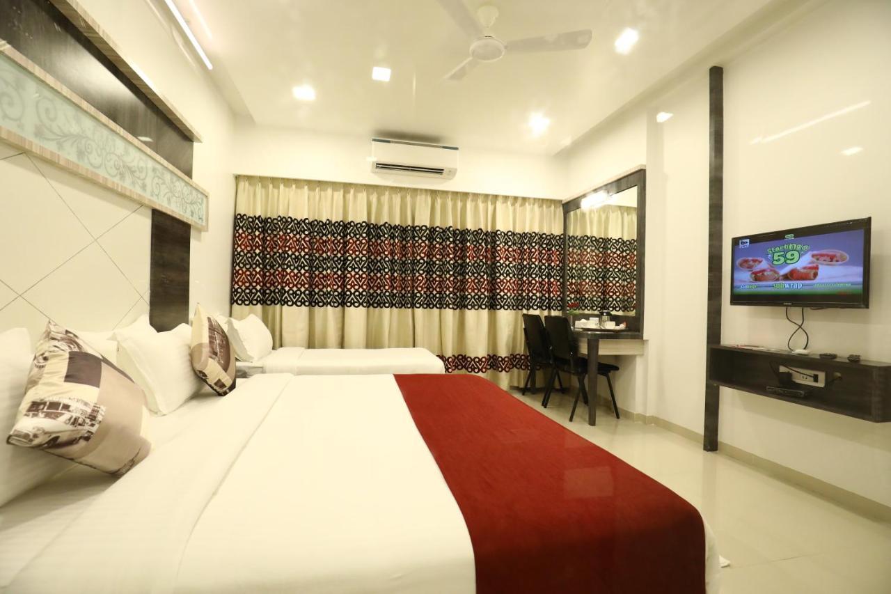 Imperial Grande Resort Lonavala Esterno foto