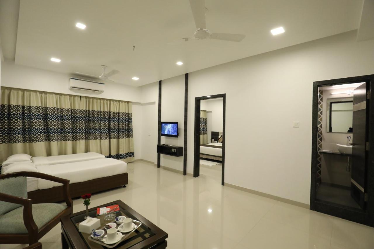 Imperial Grande Resort Lonavala Esterno foto