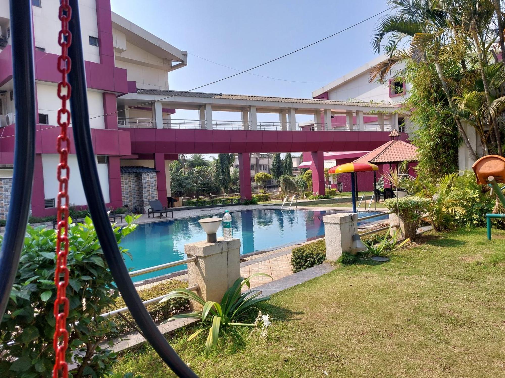 Imperial Grande Resort Lonavala Esterno foto