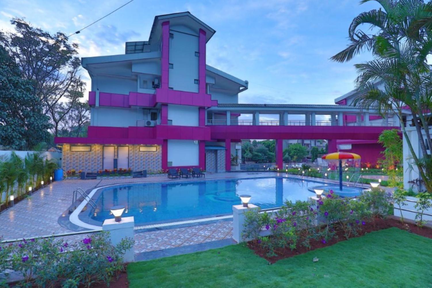 Imperial Grande Resort Lonavala Esterno foto