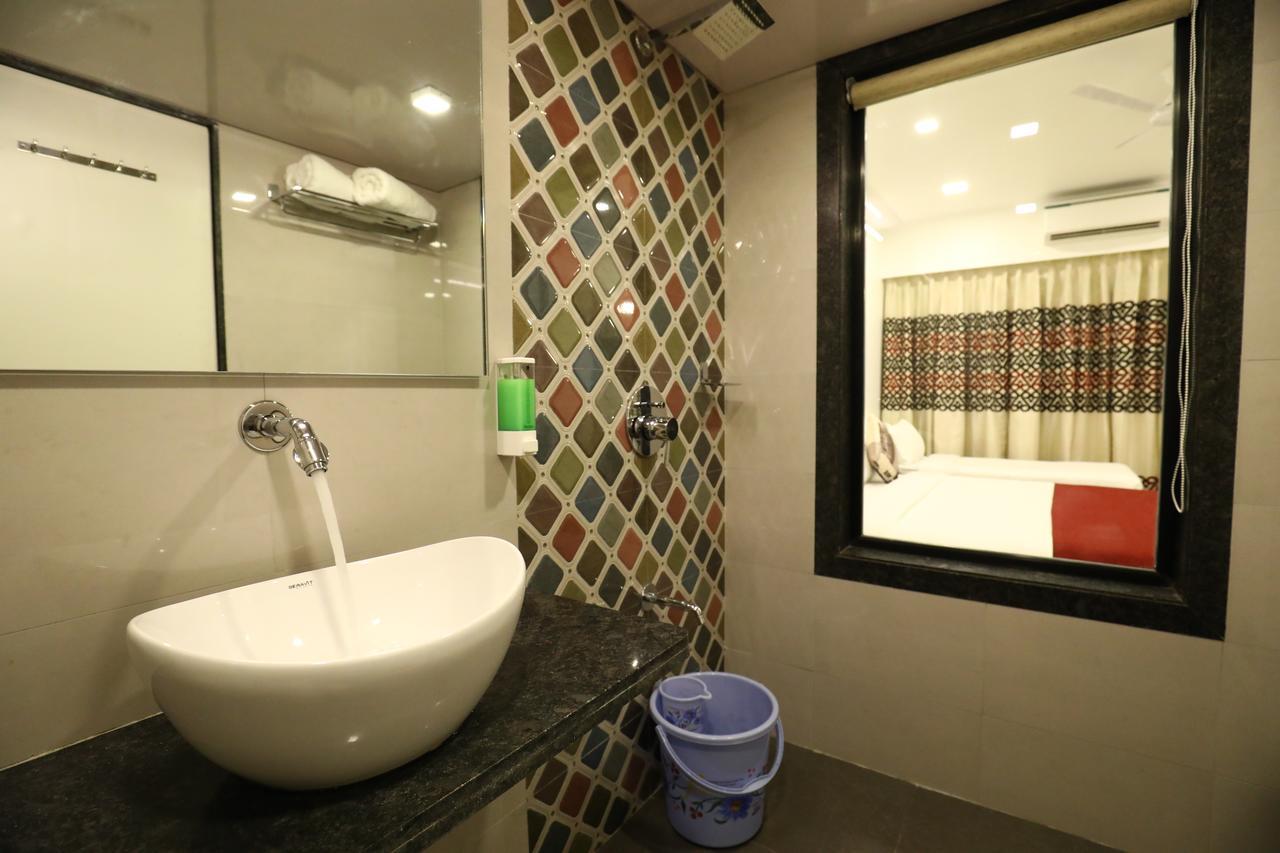 Imperial Grande Resort Lonavala Esterno foto